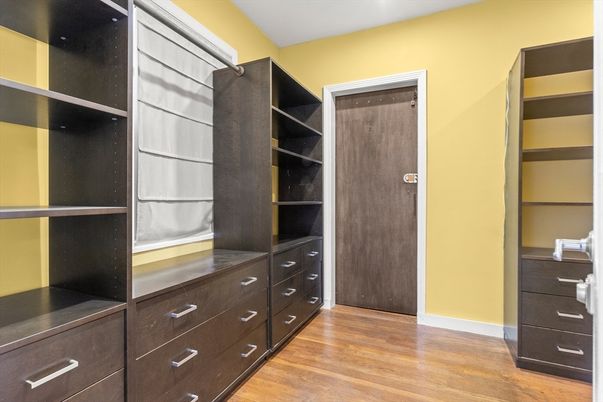 Interior, Walk-in Closets, Wood Texture Flooring