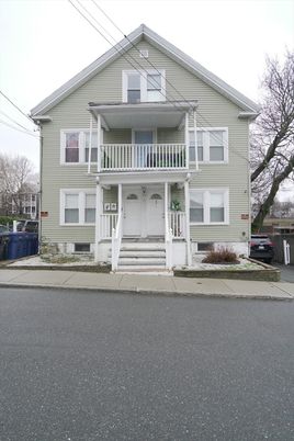 Exterior, Facade, Queen Anne Victorian
