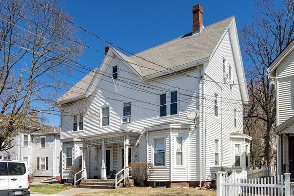 Exterior, Facade, Queen Anne Victorian