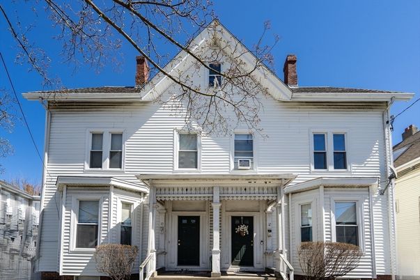 Exterior, Facade, Queen Anne Victorian