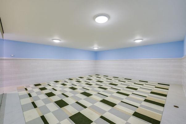 Empty room, Interior, Recessed Lighting