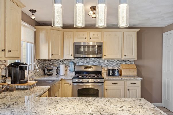 Interior, Kitchen, Pendant Lights, Stainless Steel Appliances