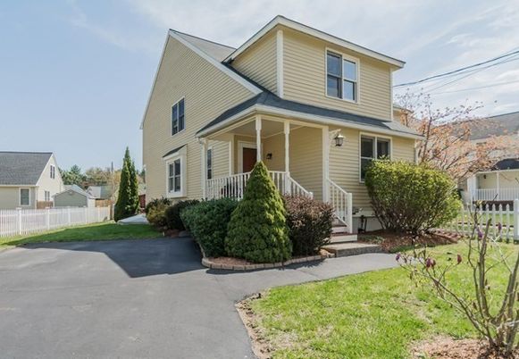 Exterior, Facade, American Craftsman