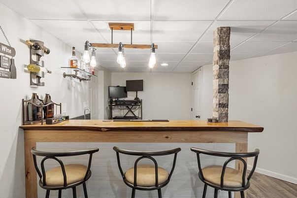Interior, Pendant Lights, Wood Texture Flooring