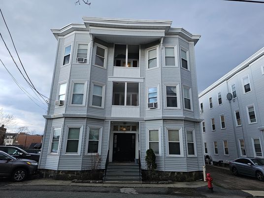 Exterior, Facade, Queen Anne Victorian