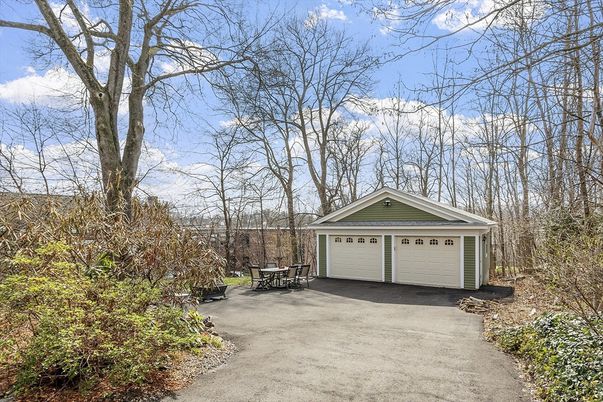 Detached Garage, Exterior