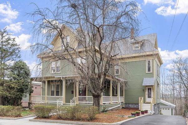 Exterior, Facade, Queen Anne Victorian