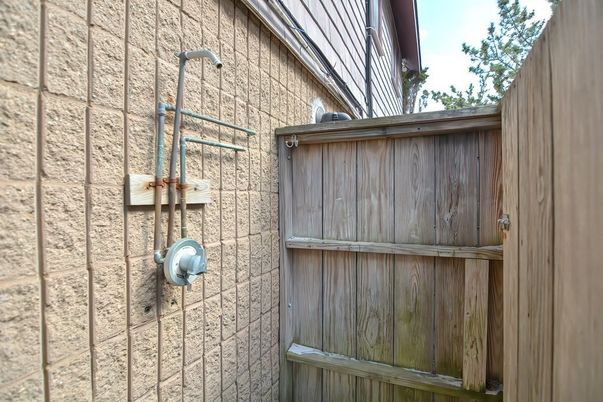 Bathroom, Exterior