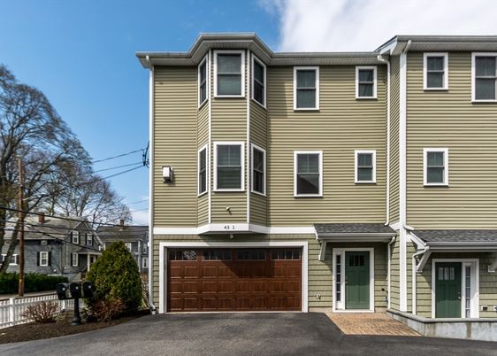 Attached, Exterior, Facade, Rowhouse
