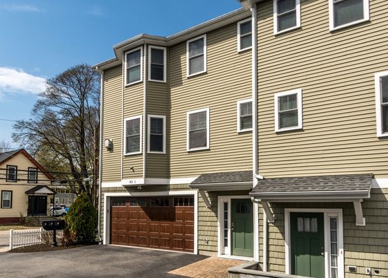 Attached, Exterior, Facade, Rowhouse