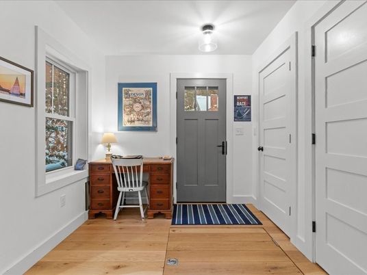 Interior, Pendant Lights, Wood Texture Flooring