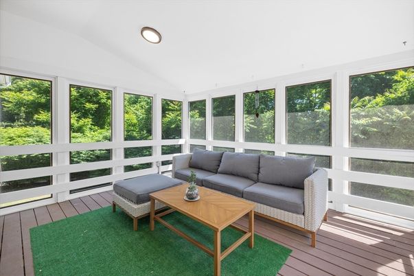 Interior, Living room, Recessed Lighting, Sun Room, Wood Texture Flooring