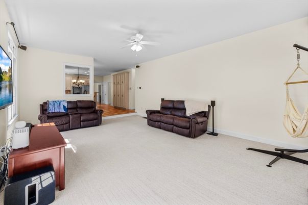 Chandelier, Interior, Living room