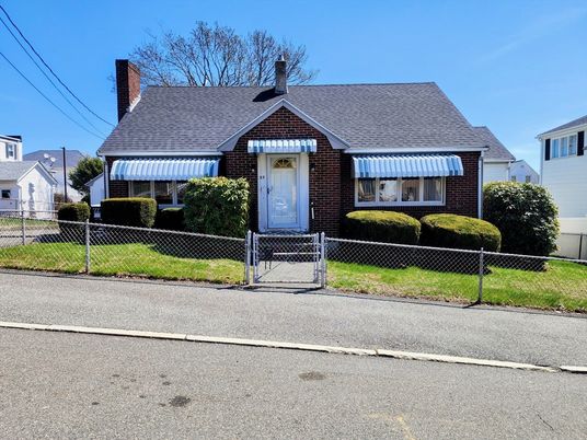 Exterior, Facade, Brick Facade, Cape Cod