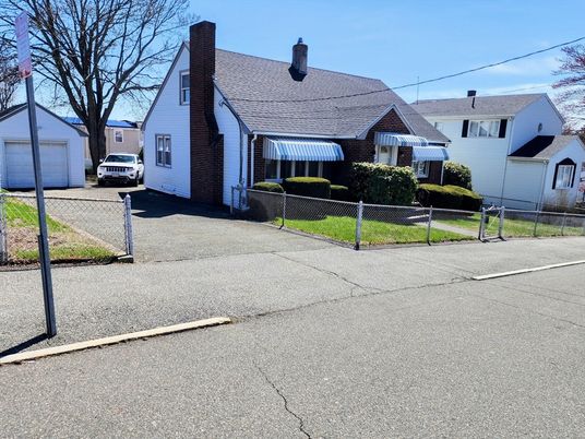 Detached Garage, Exterior