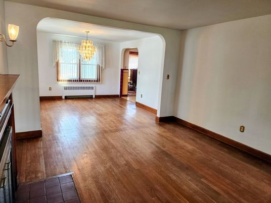 Chandelier, Empty room, Interior, Wood Texture Flooring