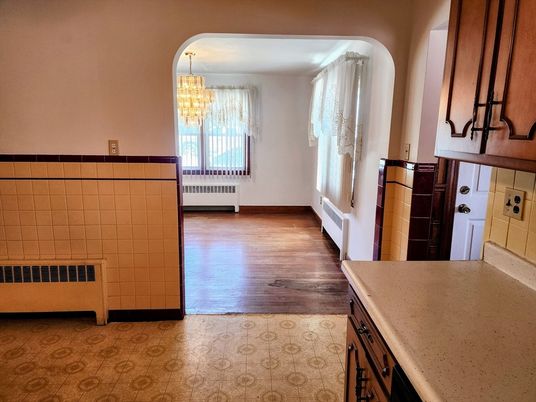 Chandelier, Empty room, Interior, Wood Texture Flooring