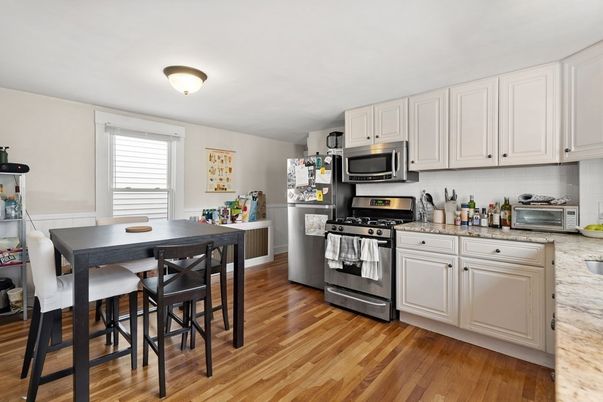 Dining room, Interior, Kitchen, Stainless Steel Appliances, Wood Texture Flooring