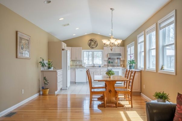 Chandelier, Dining room, Interior, Kitchen, Recessed Lighting, Wood Texture Flooring