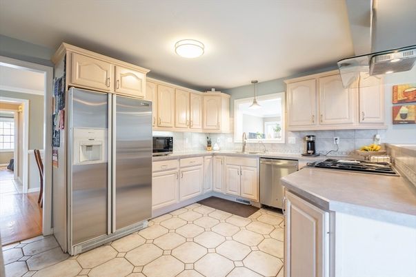 Interior, Kitchen, Pendant Lights, Stainless Steel Appliances