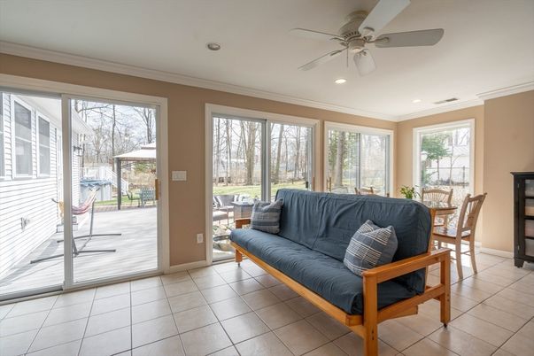 Dining room, Interior, Recessed Lighting