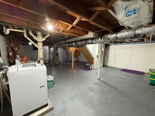 Interior, Washer, Wooden Beams
