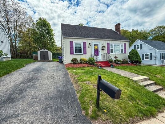 Backyard, Exterior, Facade, Cape Cod