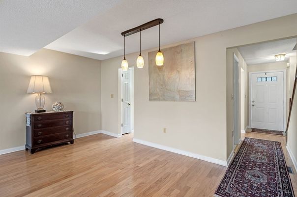 Interior, Pendant Lights, Wood Texture Flooring
