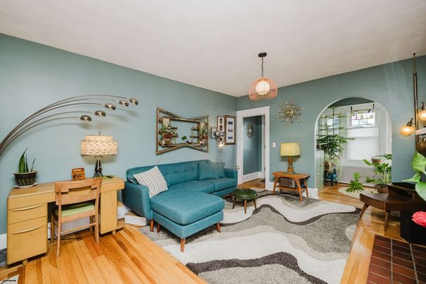 Interior, Living room, Pendant Lights, Wood Texture Flooring