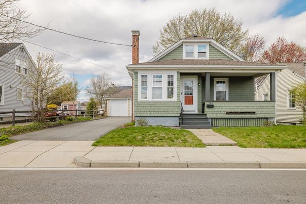 Detached Garage, Exterior, Facade, Cape Cod