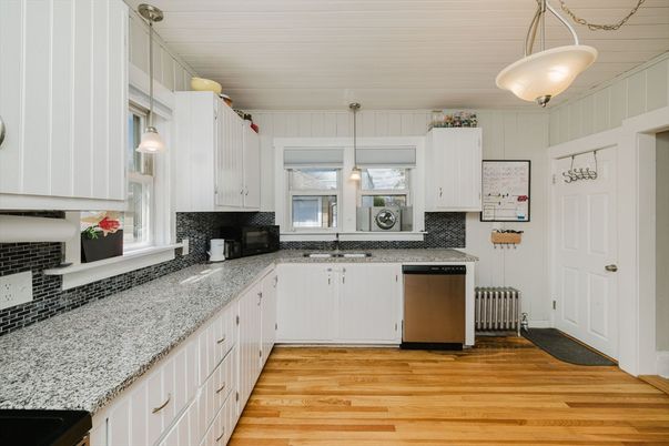 Interior, Kitchen, Pendant Lights, Wood Texture Flooring