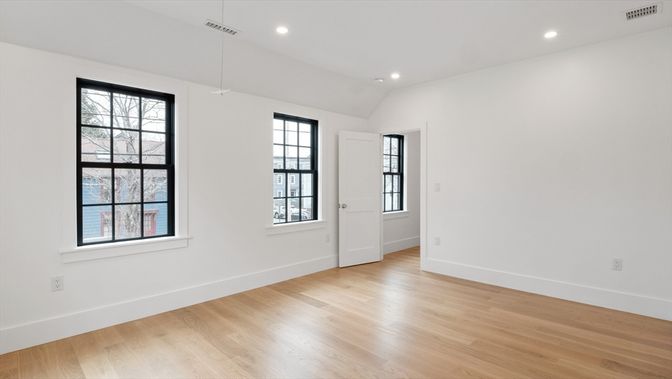Empty room, Interior, Recessed Lighting, Wood Texture Flooring