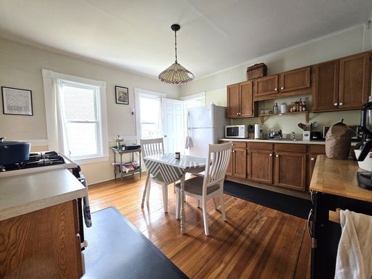 Dining room, Interior, Kitchen, Pendant Lights, Wood Texture Flooring