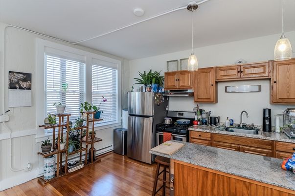Interior, Kitchen, Pendant Lights, Wood Texture Flooring