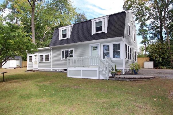Exterior, Facade, Cape Cod