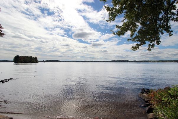 Exterior, Lake