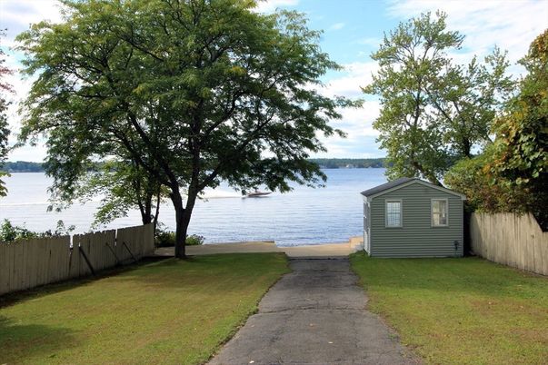 Exterior, Lake