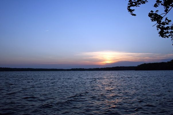 Exterior, Lake