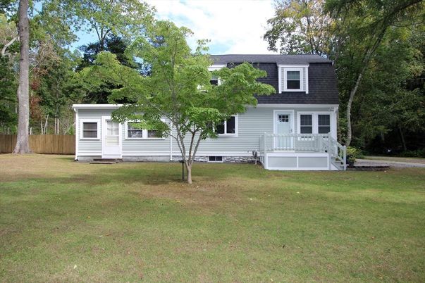 Exterior, Facade, Cape Cod