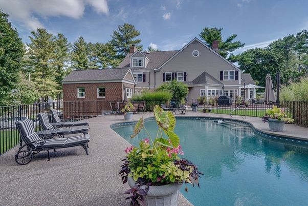 Exterior, Pool
