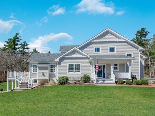 Backyard, Exterior, Facade, Farmhouse