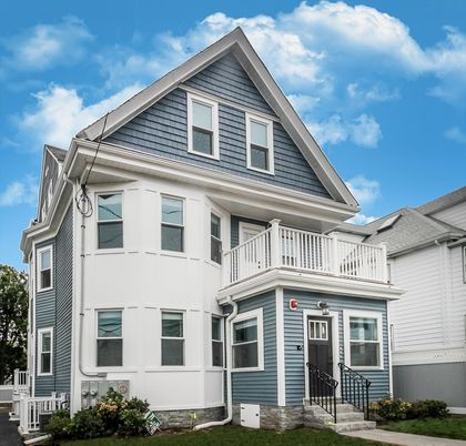 Exterior, Facade, Queen Anne Victorian