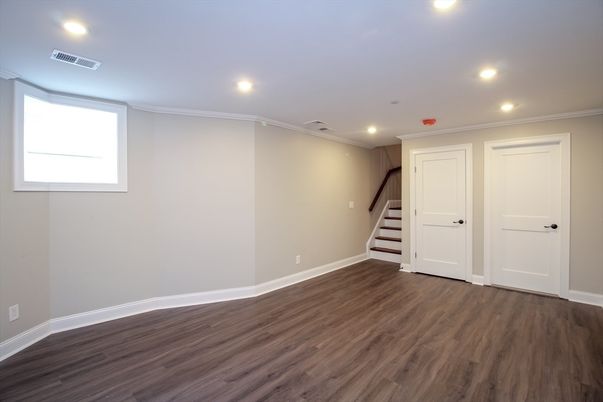 Empty room, Interior, Recessed Lighting, Wood Texture Flooring