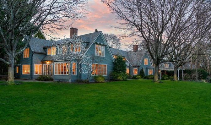 Backyard, Exterior, Facade, French Provincial