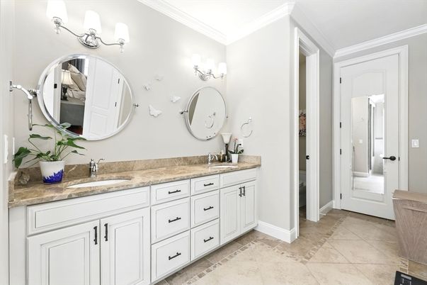 Bathroom, Dual Sink Vanities, Interior