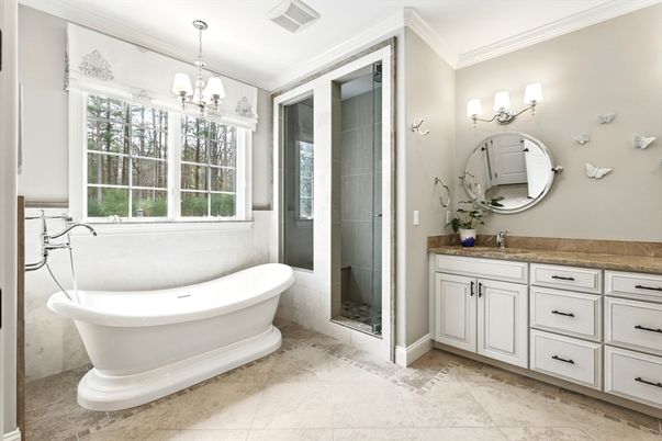 Bathroom, Free Standing Baths, Glass Shower, Interior, Pendant Lights