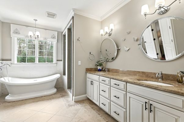 Bathroom, Dual Sink Vanities, Free Standing Baths, Interior, Pendant Lights