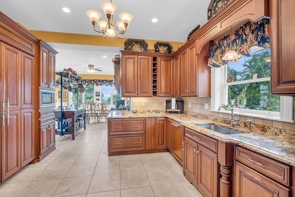Chandelier, Dining room, Interior, Kitchen, Recessed Lighting