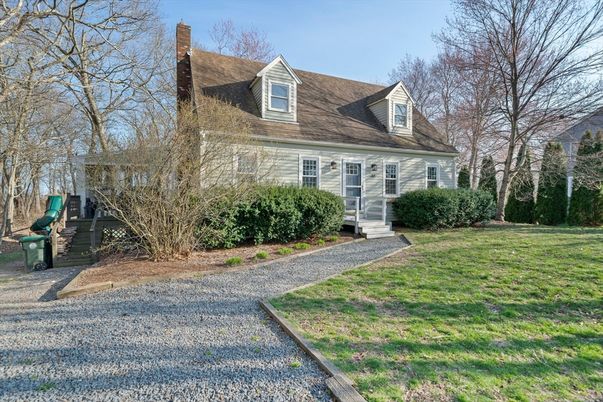 Exterior, Facade, Cape Cod