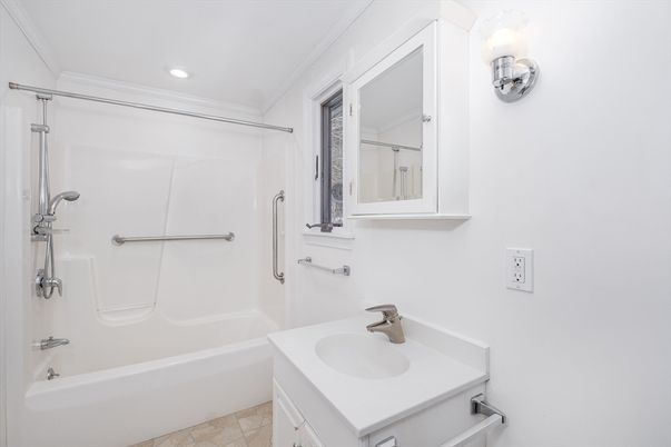 Bathroom, Interior, Recessed Lighting
